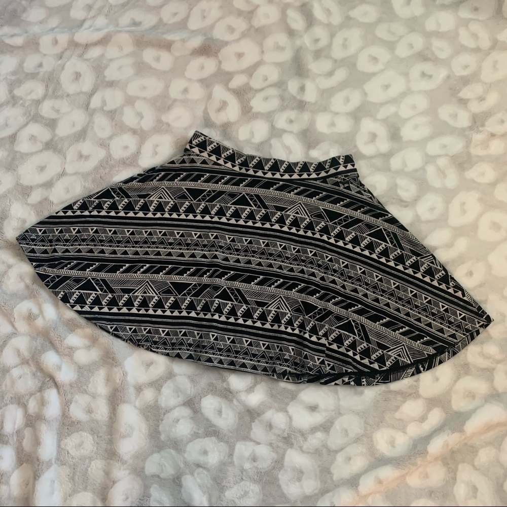 PINK Victoria’s Secret Geometric Pattern Circle Skirt Size Medium